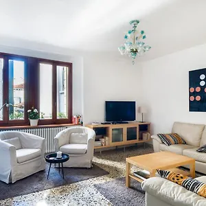 https://near-the-train-station.hotelslidodijesolo.com